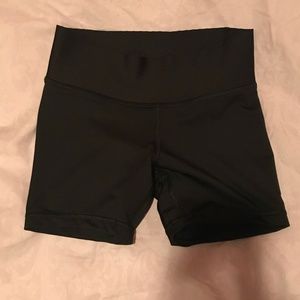 Champion Black Mid-Rise Workout Shorts | Size: XS
